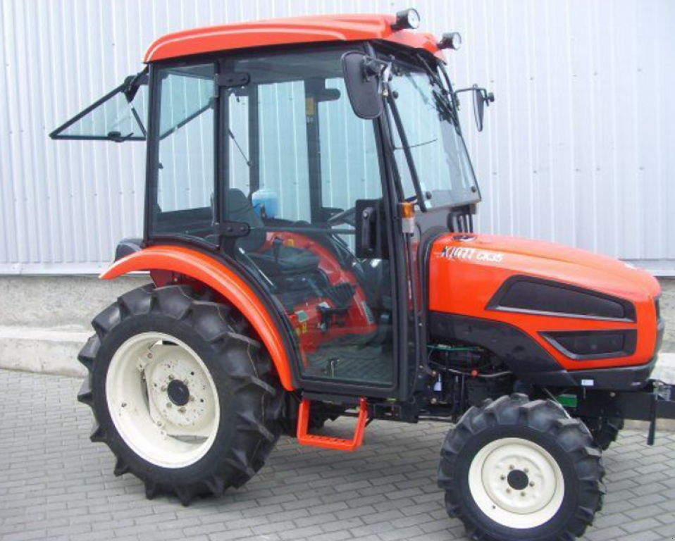 Hopfentraktor des Typs Kioti CK35, Neumaschine in Київ (Bild 1)