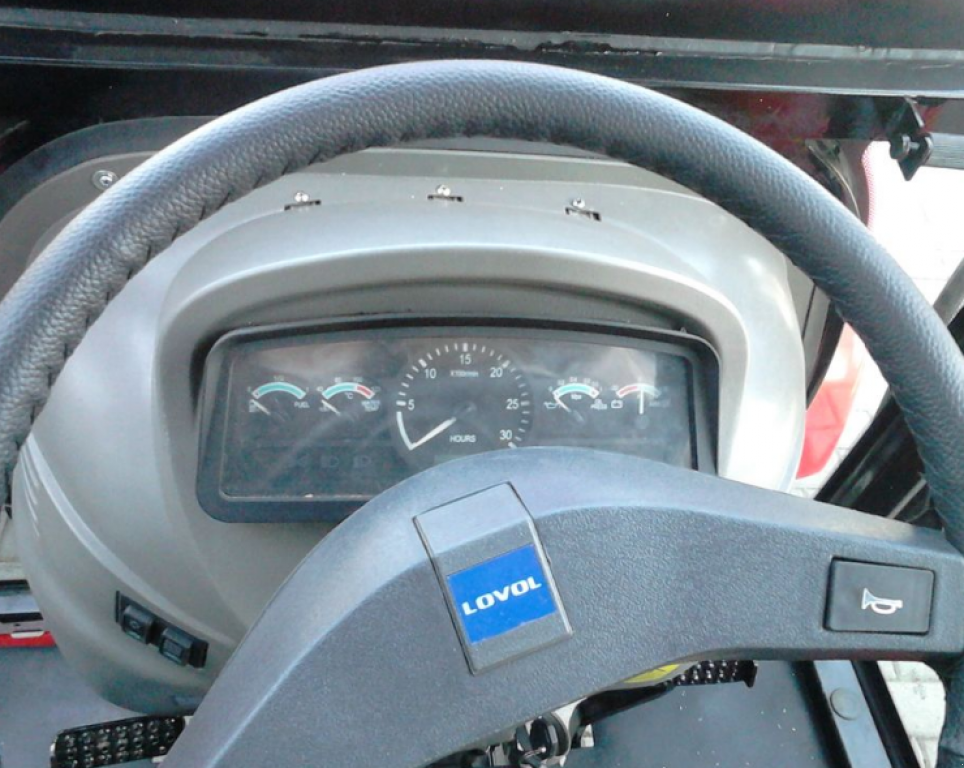 Hopfentraktor des Typs LOVOL 244 С, Neumaschine in Київ (Bild 9)