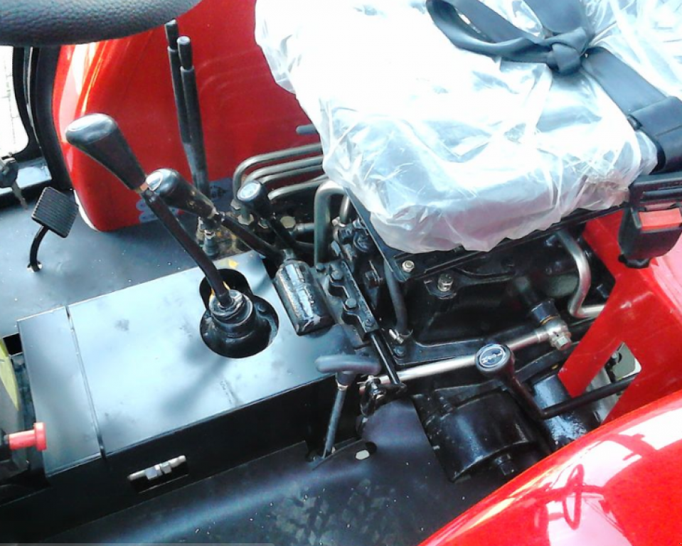 Hopfentraktor des Typs LOVOL 244 С, Neumaschine in Київ (Bild 8)