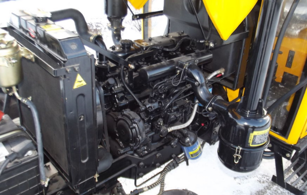 Hopfentraktor des Typs Dong Feng DF 404, Neumaschine in Київ (Bild 10)