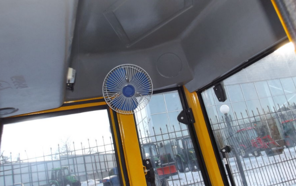 Hopfentraktor des Typs Dong Feng DF 404, Neumaschine in Київ (Bild 9)