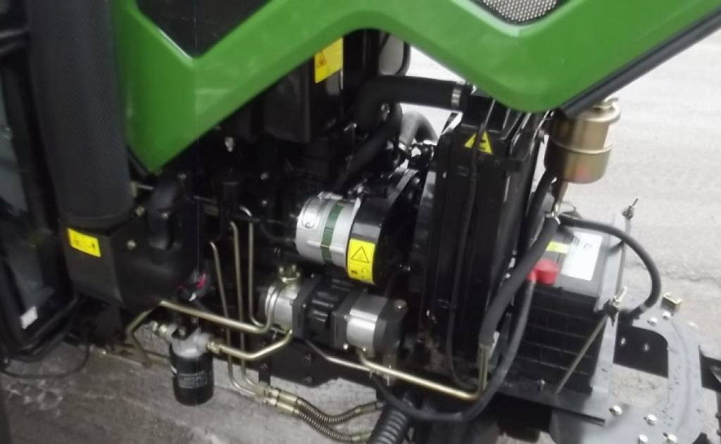 Hopfentraktor des Typs Zoomlion RF-354B, Neumaschine in Київ (Bild 7)