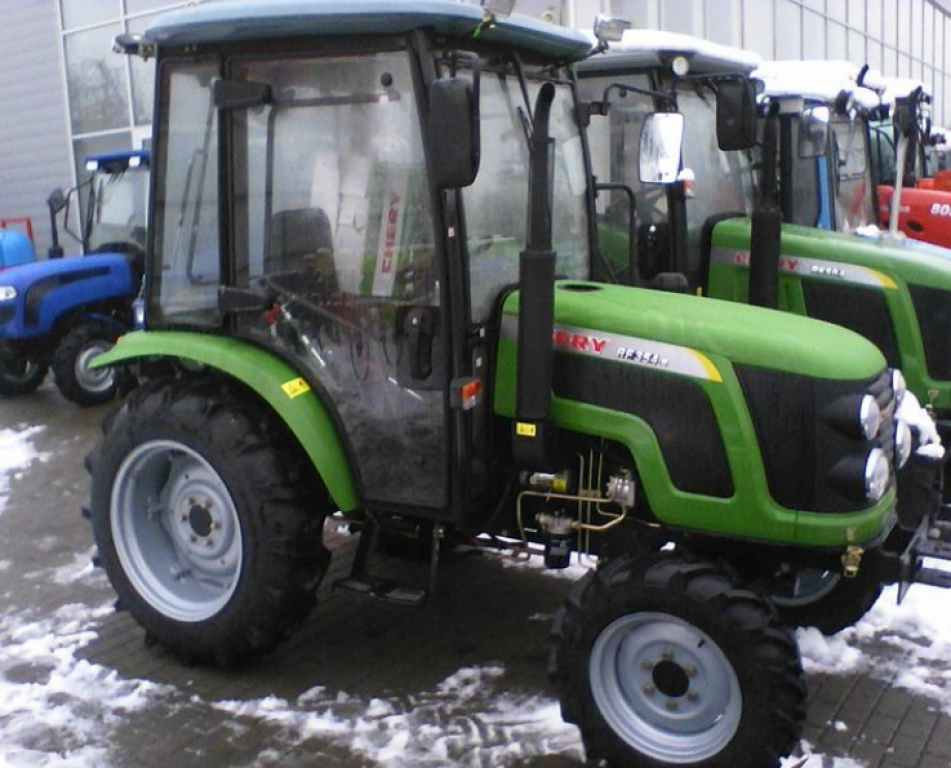 Hopfentraktor des Typs Zoomlion RF-354B, Neumaschine in Київ (Bild 1)