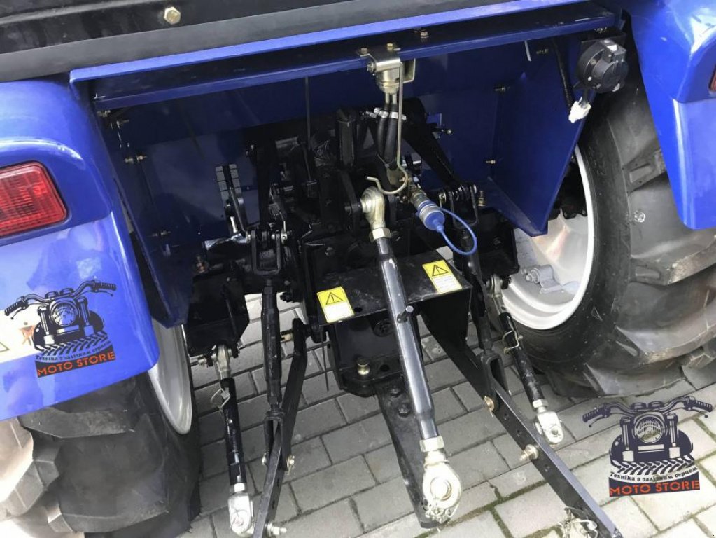 Hopfentraktor des Typs LOVOL Lovol TE 244, Neumaschine in Білогородка (Bild 3)