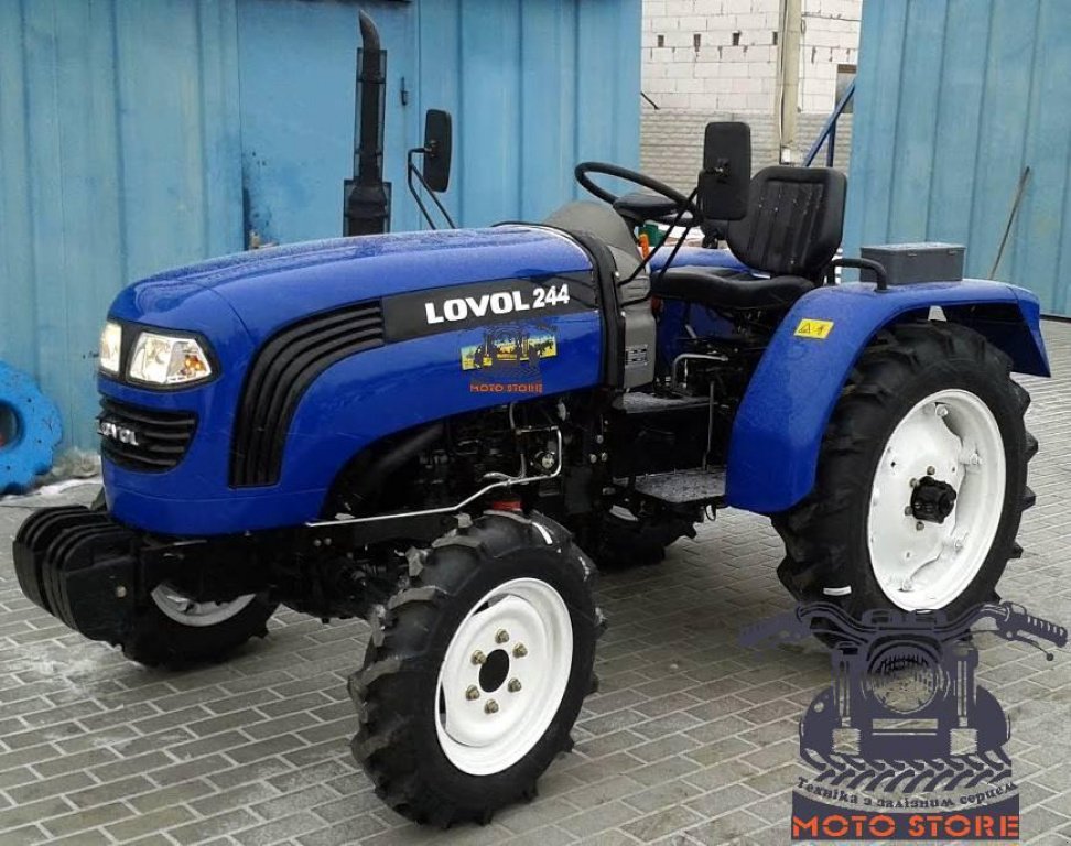 Hopfentraktor des Typs LOVOL Lovol TE 244, Neumaschine in Білогородка (Bild 1)