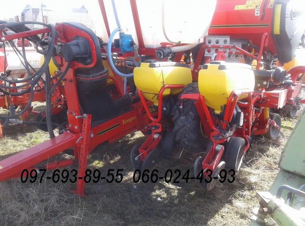 Gareeggenfelder des Typs Väderstad Tempo F 8,  in Дніпропетровськ (Bild 2)