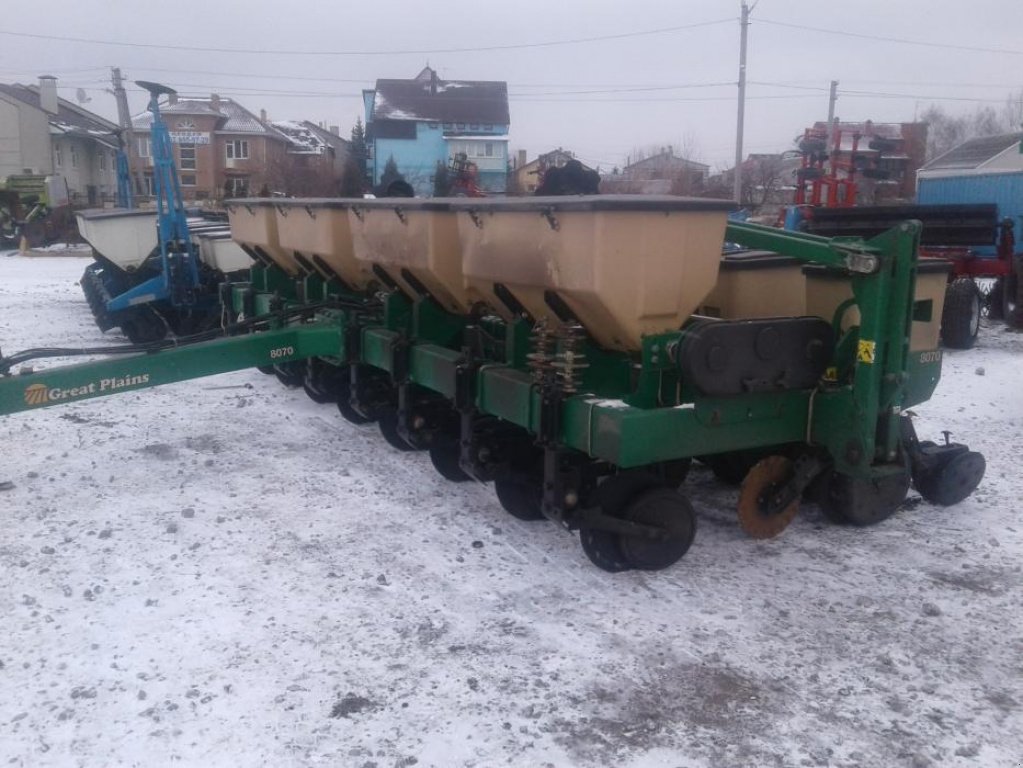 Gareeggenfelder des Typs Great Plains PD 80-70,  in Дніпропетровськ (Bild 1)