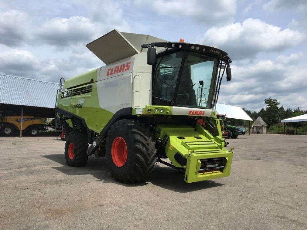 Oldtimer-Mähdrescher des Typs CLAAS Lexion 760, Neumaschine in Володарка (Bild 9)