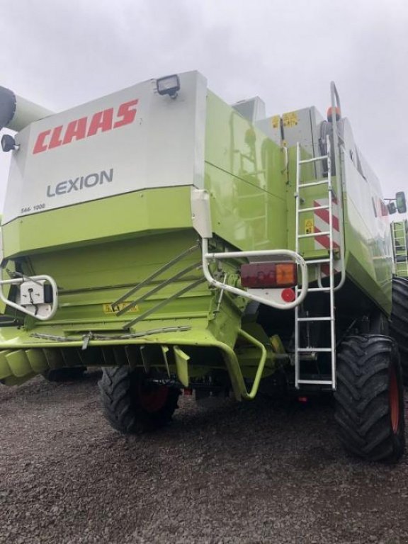 Oldtimer-Mähdrescher des Typs CLAAS Lexion 460, Neumaschine in Володарка (Bild 7)