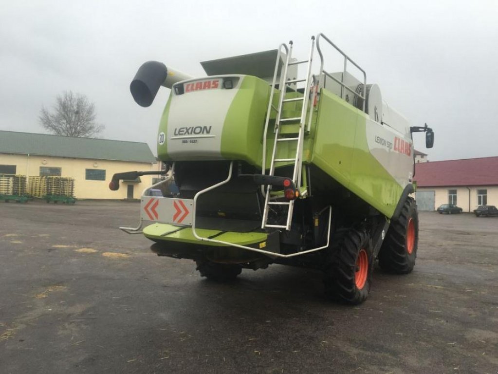 Oldtimer-Mähdrescher des Typs CLAAS Lexion 570, Neumaschine in Володарка (Bild 10)