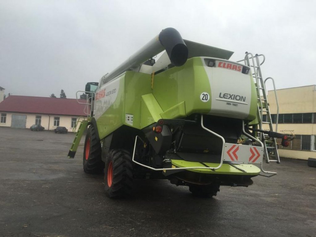 Oldtimer-Mähdrescher des Typs CLAAS Lexion 570, Neumaschine in Володарка (Bild 5)