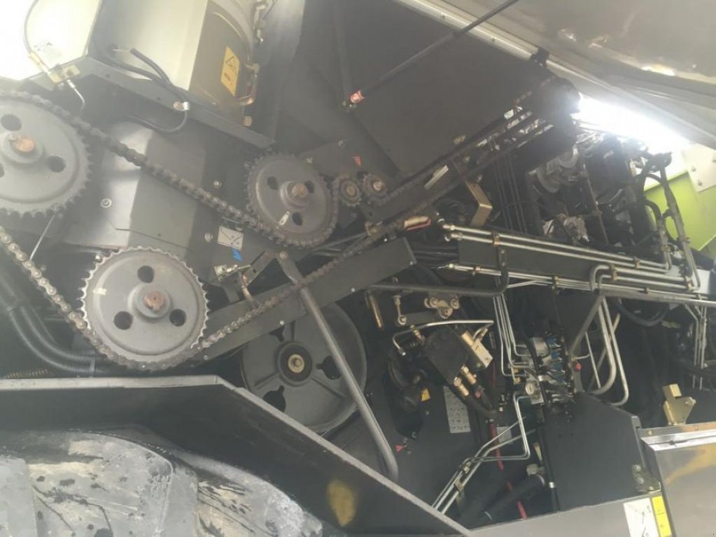 Oldtimer-Mähdrescher des Typs CLAAS Lexion 570, Neumaschine in Володарка (Bild 4)