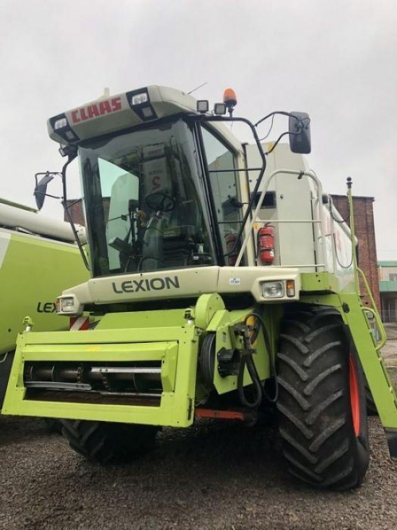 Oldtimer-Mähdrescher des Typs CLAAS Lexion 480, Neumaschine in Володарка (Bild 1)