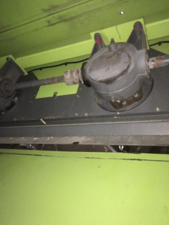 Oldtimer-Mähdrescher des Typs CLAAS Lexion 480, Neumaschine in Володарка (Bild 12)