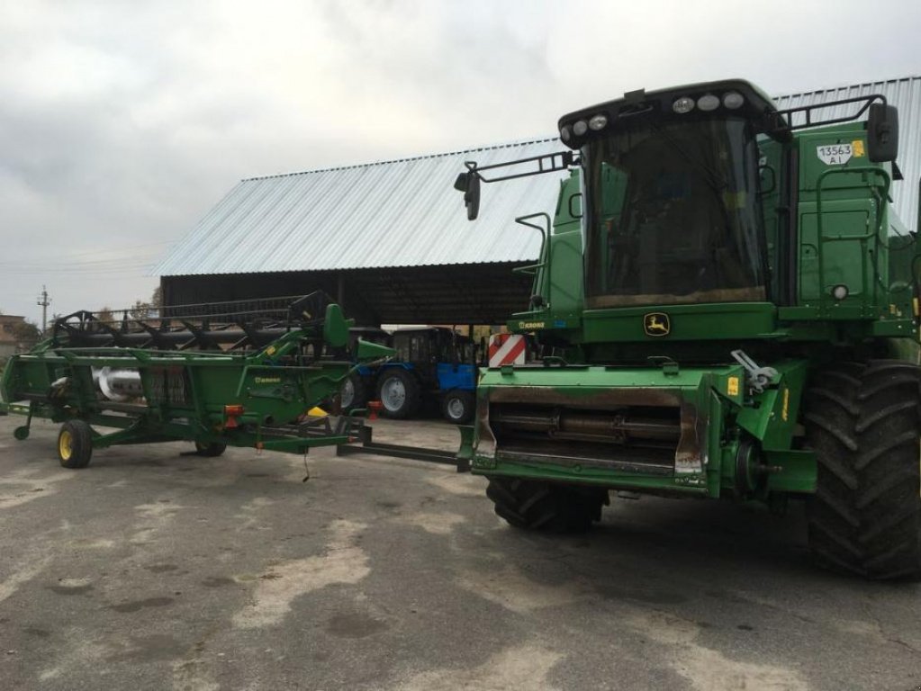 Oldtimer-Mähdrescher des Typs John Deere T660, Gebrauchtmaschine in Володарка (Bild 13)