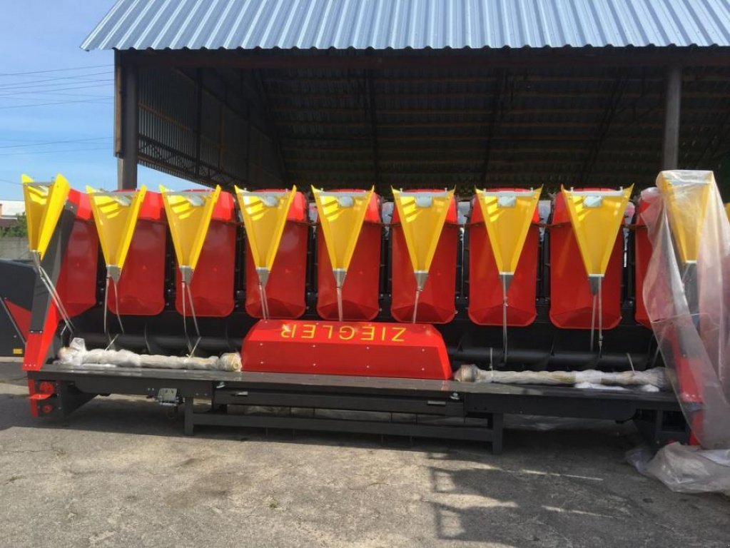 Maispflückvorsatz des Typs Ziegler Corn Champion 8 S, Gebrauchtmaschine in Володарка (Bild 9)