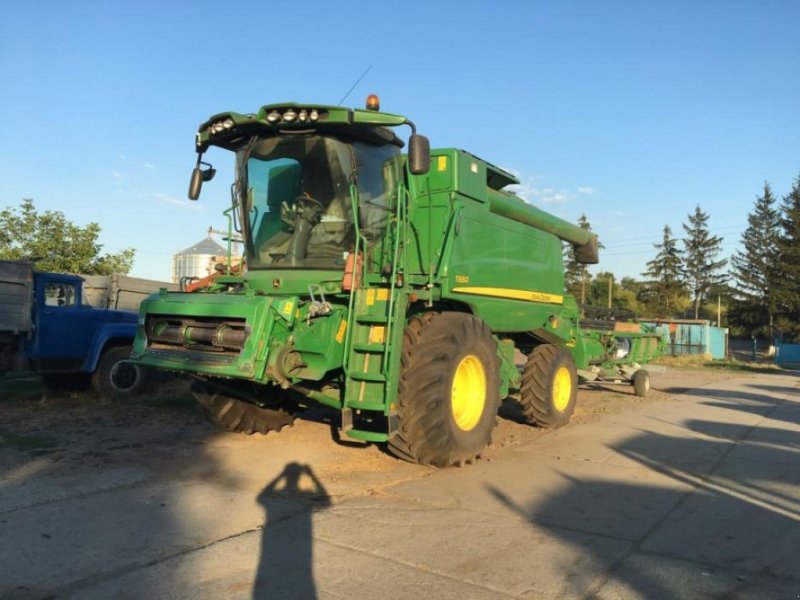 Oldtimer-Mähdrescher des Typs John Deere T660, Gebrauchtmaschine in Володарка (Bild 1)