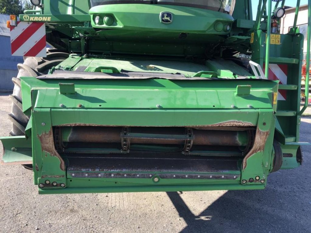 Oldtimer-Mähdrescher des Typs John Deere T670i, Neumaschine in Володарка (Bild 7)