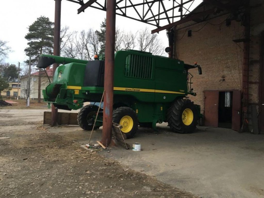 Oldtimer-Mähdrescher des Typs John Deere T660, Gebrauchtmaschine in Володарка (Bild 8)