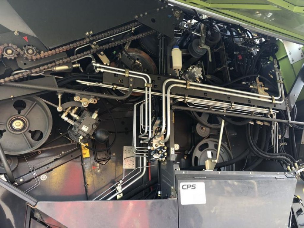 Oldtimer-Mähdrescher des Typs CLAAS Lexion 760, Neumaschine in Володарка (Bild 7)