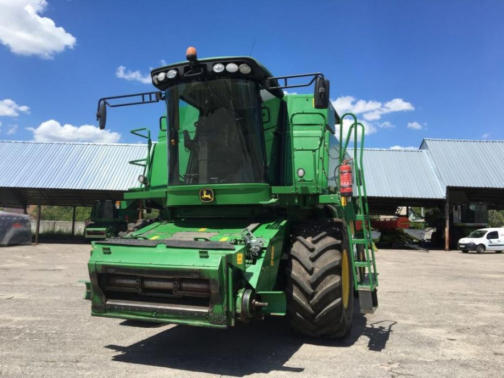 Oldtimer-Mähdrescher des Typs John Deere W660, Gebrauchtmaschine in Володарка (Bild 8)