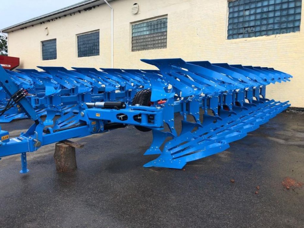 Scheibenpflug des Typs Lemken EuroDiamant 11/7+1, Gebrauchtmaschine in Володарка (Bild 1)