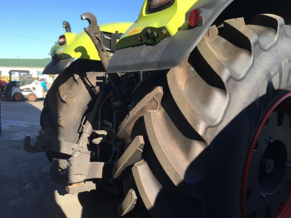 Oldtimer-Traktor des Typs CLAAS Axion 930, Neumaschine in Володарка (Bild 5)