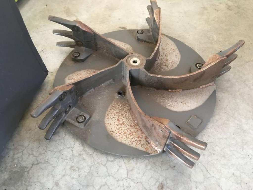 Oldtimer-Mähdrescher des Typs CLAAS Lexion 480, Gebrauchtmaschine in Володарка (Bild 1)