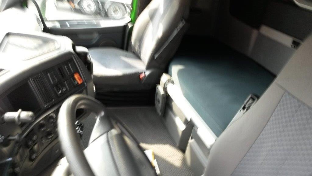 Muldenkipper des Typs Volvo FH13 4x2 T ADR, Neumaschine in Київ (Bild 7)