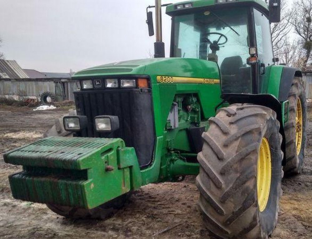 Oldtimer-Traktor des Typs John Deere 8200, Neumaschine in Демидівка (Bild 9)