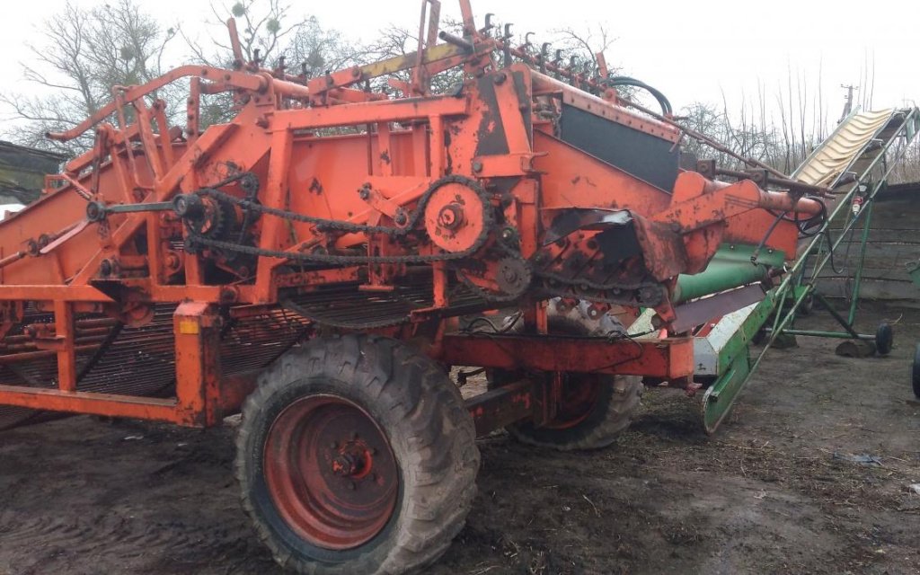 Kartoffelvollernter des Typs AMAC E2,  in Демидівка (Bild 3)