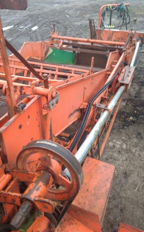 Kartoffelvollernter des Typs AMAC E2,  in Демидівка (Bild 5)