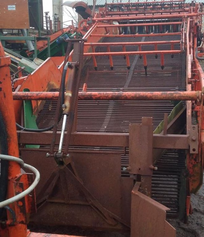 Kartoffelvollernter des Typs AMAC E2,  in Демидівка (Bild 8)