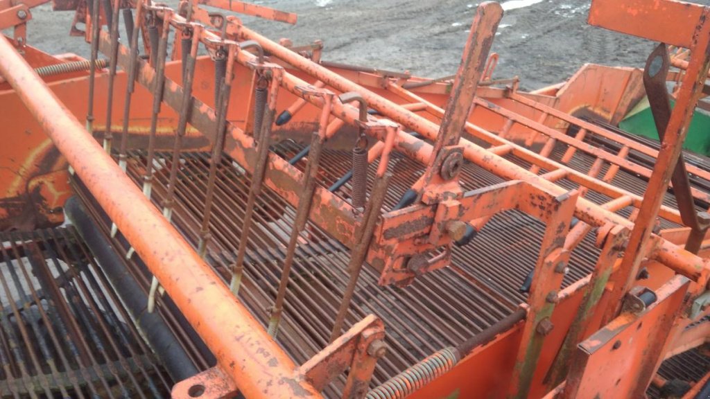 Kartoffelvollernter des Typs AMAC E2,  in Демидівка (Bild 10)