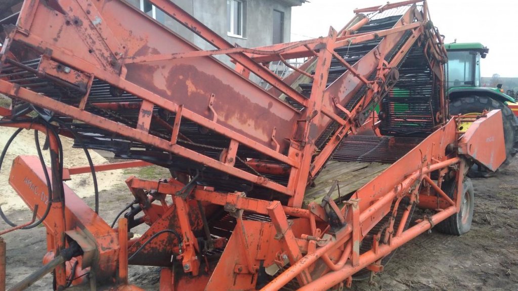 Kartoffelvollernter des Typs AMAC D2,  in Демидівка (Bild 9)