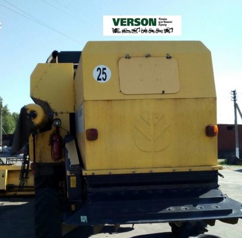 Oldtimer-Mähdrescher des Typs New Holland TC5080, Neumaschine in Київ (Bild 4)