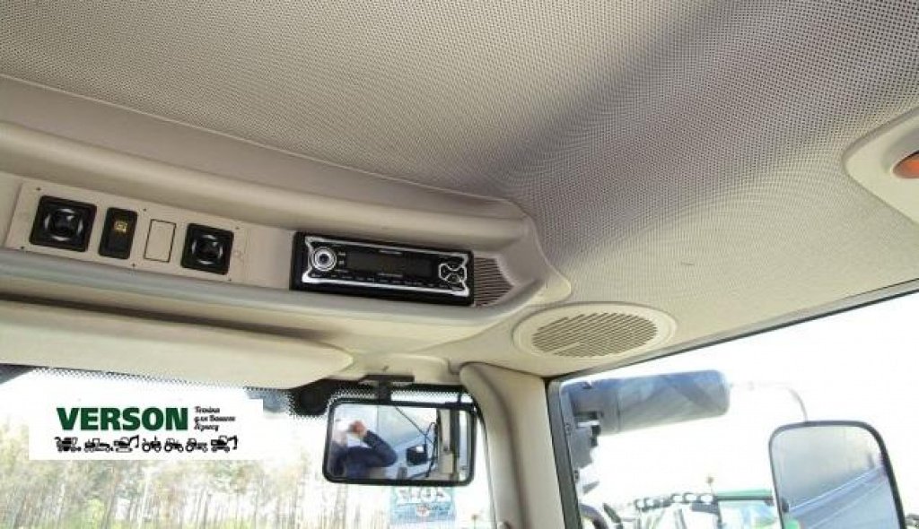 Oldtimer-Traktor des Typs John Deere 6830 Premium, Neumaschine in Київ (Bild 8)