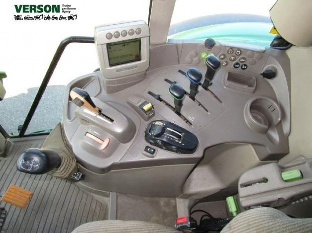 Oldtimer-Traktor des Typs John Deere 6830 Premium, Neumaschine in Київ (Bild 7)