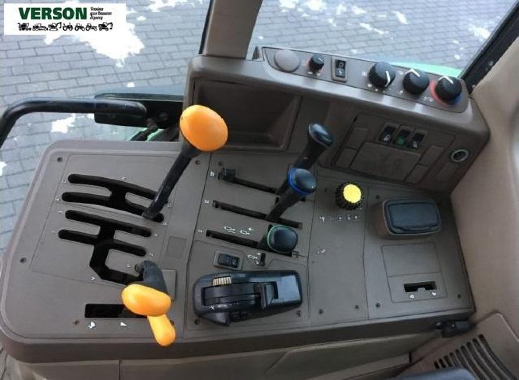 Oldtimer-Traktor des Typs John Deere 6230, Neumaschine in Київ (Bild 8)