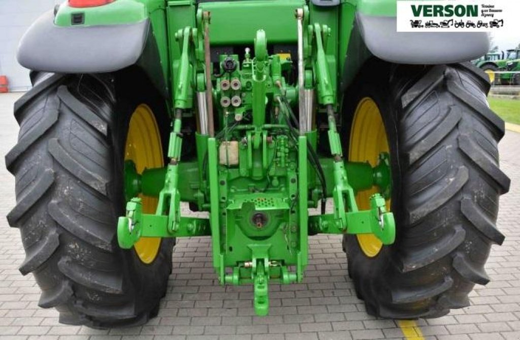 Oldtimer-Traktor des Typs John Deere 6820, Neumaschine in Київ (Bild 7)