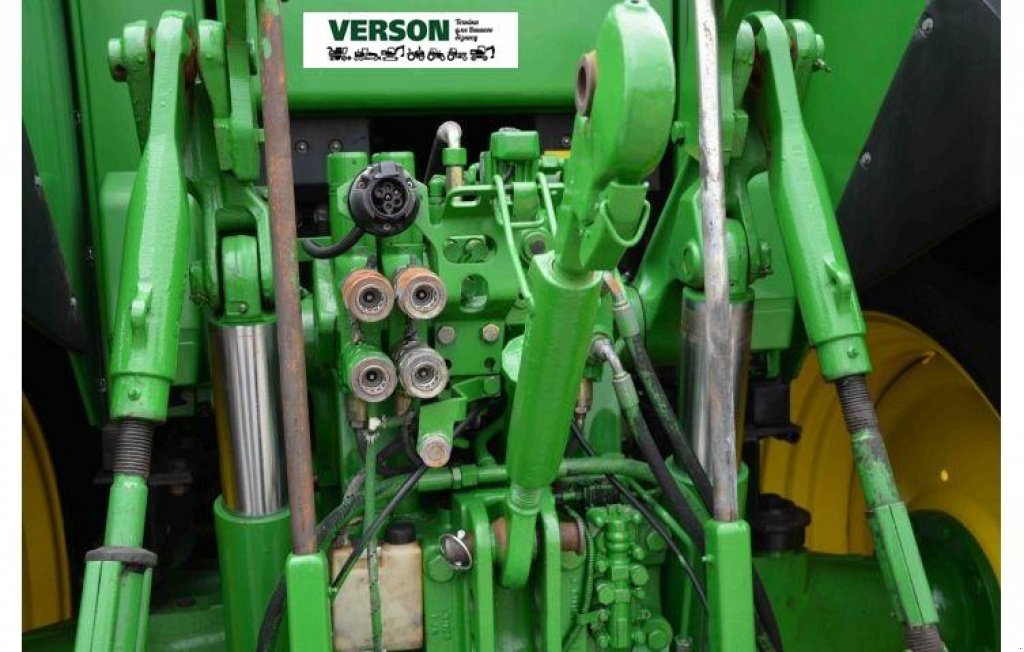 Oldtimer-Traktor des Typs John Deere 6820, Neumaschine in Київ (Bild 8)