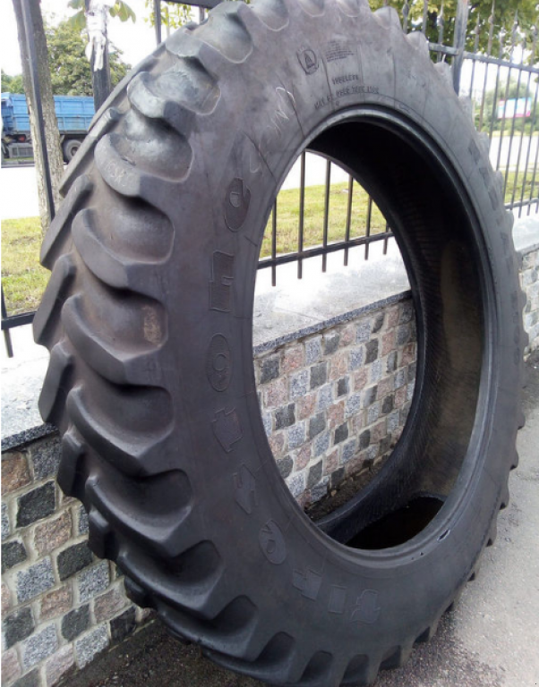 Reifen des Typs Firestone 380/105R50,  in Житомир (Bild 1)