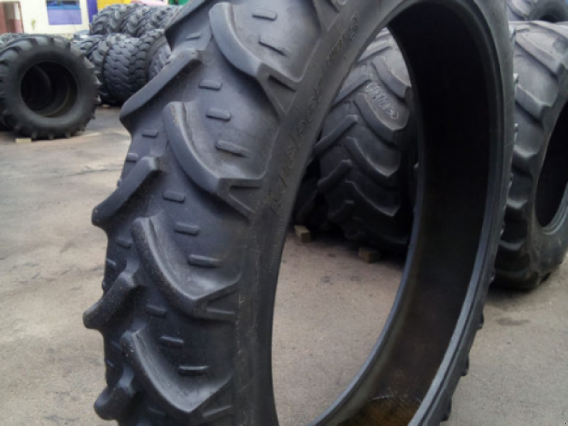 Reifen des Typs Kleber 300/95R52,  in Житомир (Bild 1)