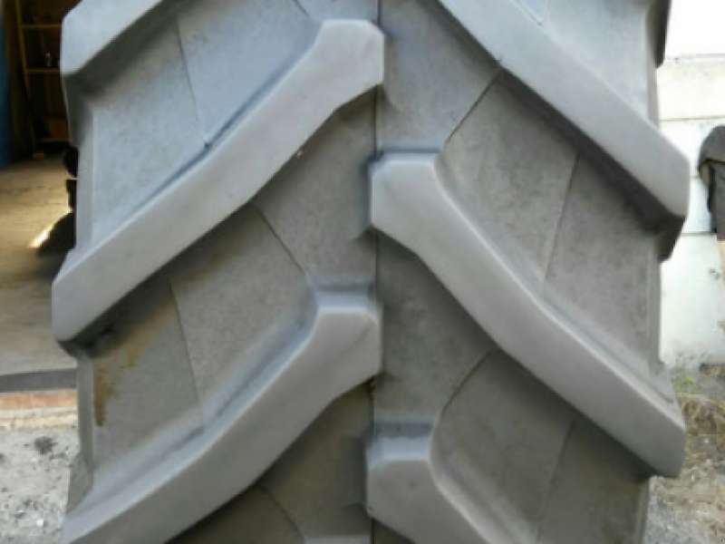 Reifen des Typs Trelleborg 710/75R42 TM900,  in Житомир (Bild 1)