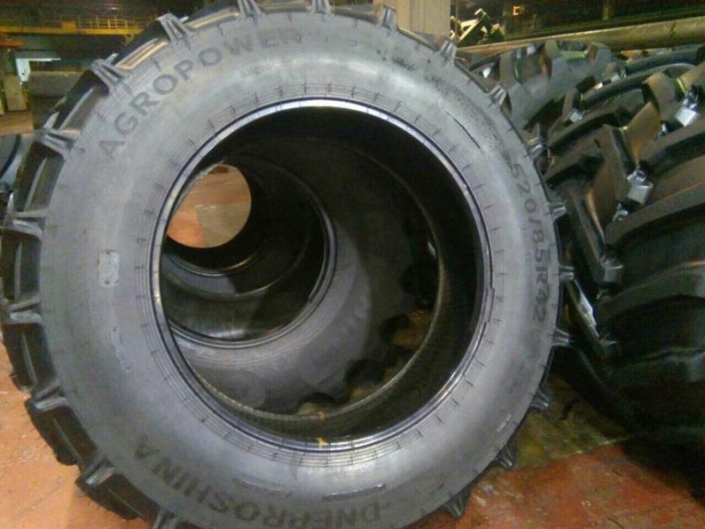 Reifen des Typs Dneproshina 520/85R42 (20.8R42) DN-160,  in Дніпропетровськ (Bild 1)