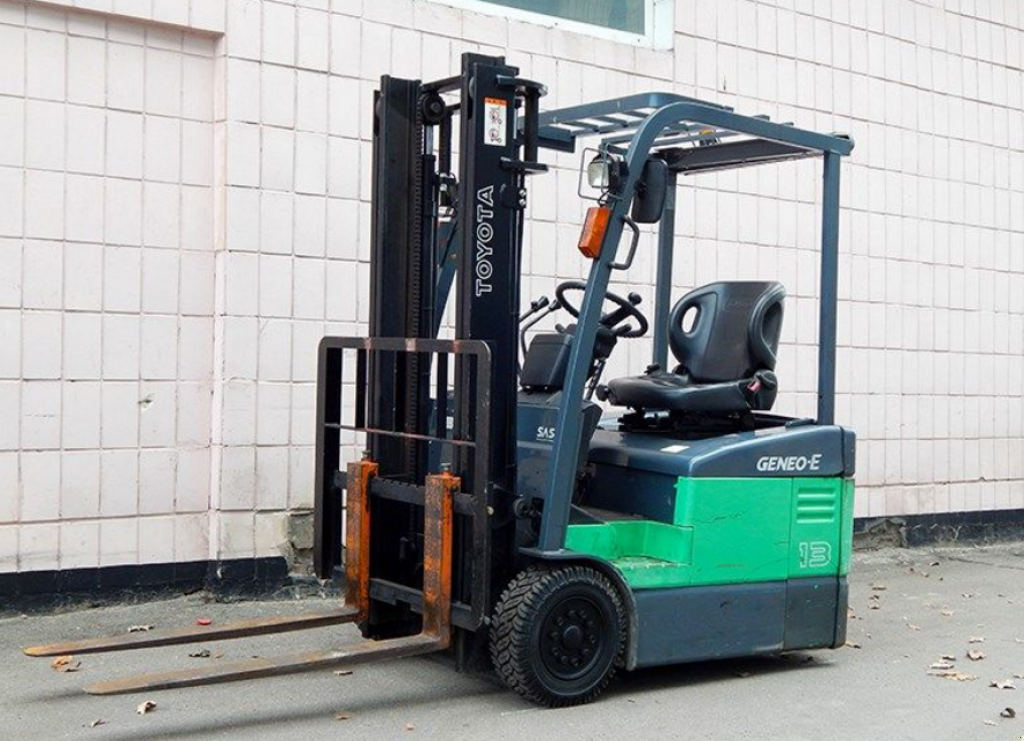 Gabelstapler des Typs Toyota 7FBE13,  in Київ (Bild 1)