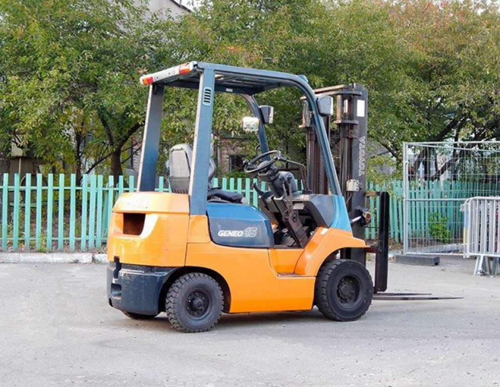 Gabelstapler des Typs Toyota 7FD15,  in Київ (Bild 2)