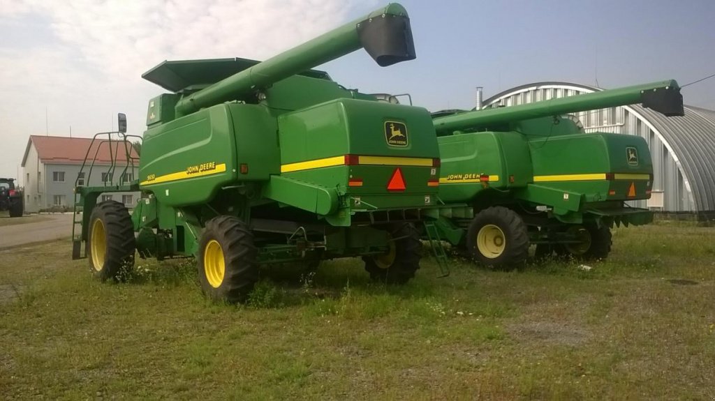 Oldtimer-Mähdrescher des Typs John Deere 9650W,  in Рівне (Bild 7)