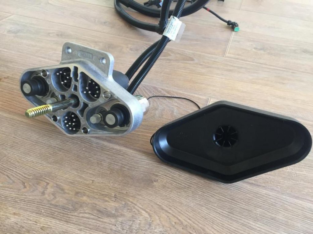 Sonnenblumenschneidwerk des Typs CLAAS Sunspeed 12-70, Neumaschine in Суми (Bild 2)