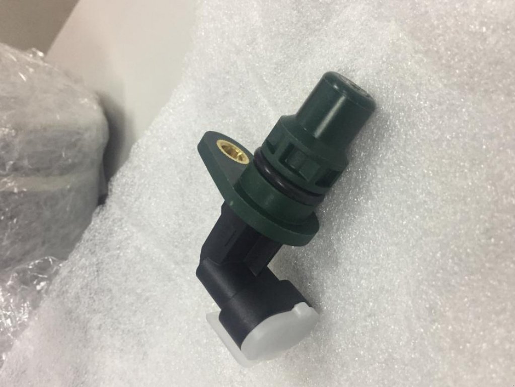 Oldtimer-Mähdrescher des Typs CLAAS Lexion 670,  in Суми (Bild 1)